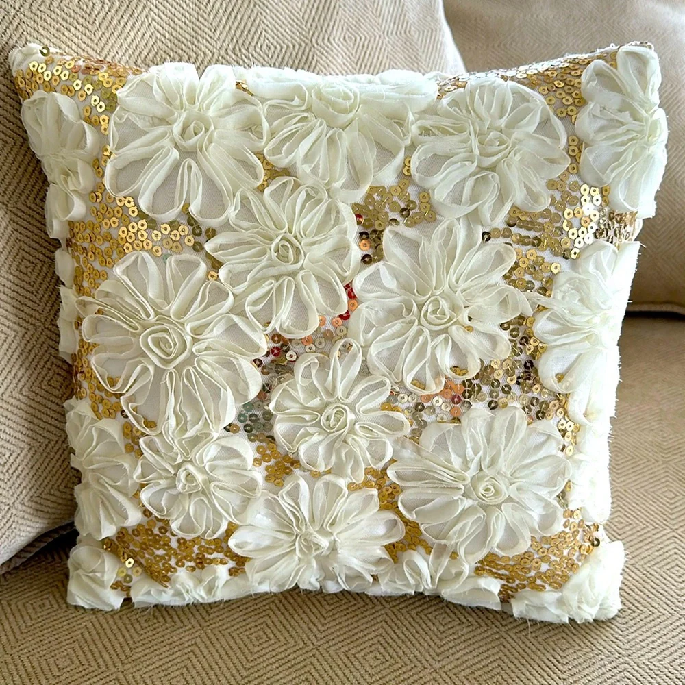 DECORATIVIE GOLD SEQUIN RIBBON LIKE PILLOW UNISEX